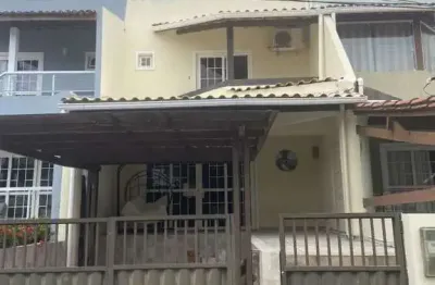 Casa com 3 quartos para alugar na Rua Francisco das Mercês, Buraquinho, Lauro de Freitas