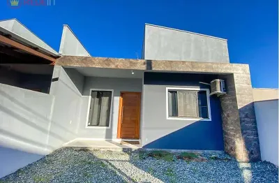 Casa geminada averbada - mobiliada com 02 dormitórios, sendo 01 suíte a 700 metros da praia em itajuba!!