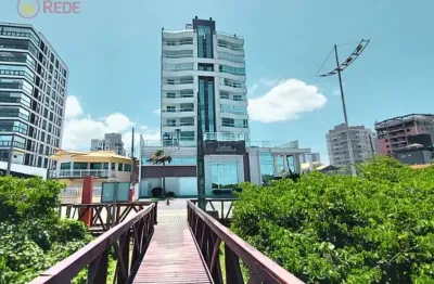 Excelente oportunidade - apartamento, localizado a 30 metros da praia central de navegantes!!