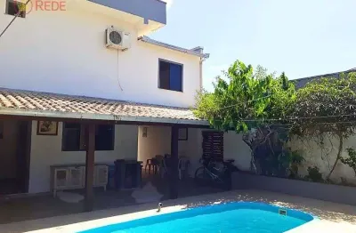 Casa para Venda em Navegantes, Centro, 4 dormitórios, 3 banheiros, 2 vagas