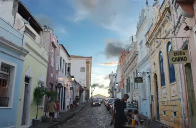 Alugo casarão em santo antonio alem do carmo  8 suite climatizada