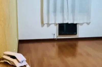 Apartamento com 2 quartos para alugar na Avenida Wenceslau Escobar, 885, Cristal, Porto Alegre