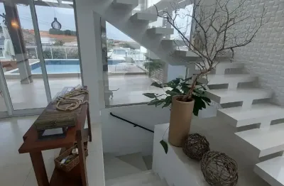 Casa na pedra branca com 430,00 m2 - a casa onde a sua história vai florescer