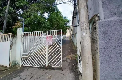 Casa com 2 quartos para alugar na Rua Bore, 200, Vila Valqueire, Rio de Janeiro