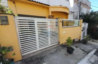 Casa em vila valqueire com 3 quartos e piscina em condomínio fechado
