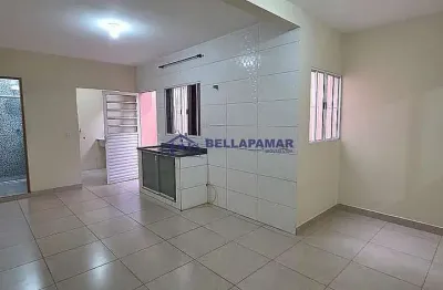 Casa com 2 quartos para alugar na Rua Santa Lídia, Vila Silviânia, Carapicuíba