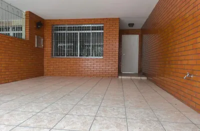 Linda casa com câmeras e cerca eletríca em todo o imóvel, pronta para morar.