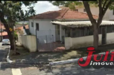 Casa com 2 moradias : térrea  3 dormitórios, terreno de esquina, jardim patente parte alta