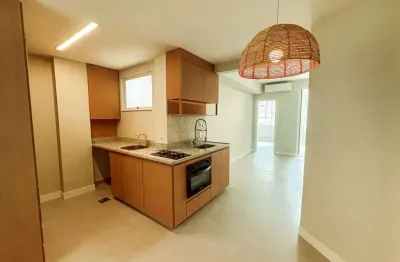 Apartamento com 2 dormitórios à venda, 54 m² por r$ 1.600.000,00 - leblon - rio de janeiro/rj