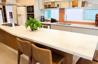 Sobrado com 5 quartos em condomínio fechado no bairro água verde