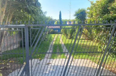 Maravilhosa casa à venda na avenida narciso silva - capão do leão, com excelente  área de lazer com piscina e amplo pátio