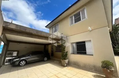 Sobrado á venda no jd são luís, 5 dorm, quintal e churrasqueira com edícula