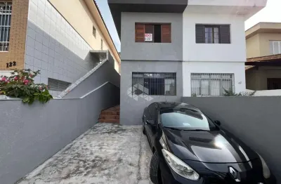 Casa sobrado com 2 quartos, 2 vagas e 163m² para vender por r$ 700.000