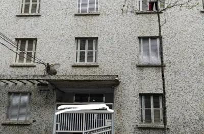 Linda kitnet no centro da ocian a 500 metros da praia semi mobiliada