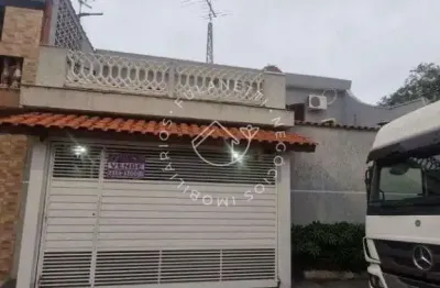 Sobrado Bem Conservado a Venda no Burgo Paulista com 02 dormitorios, Quintal com churrasqueira e 2 Vagas  R$ 680mil