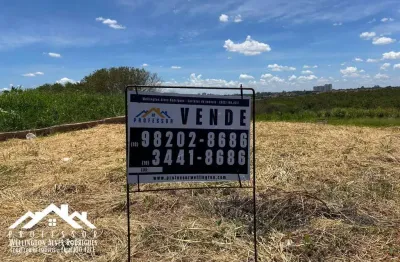 Terreno à venda na avenida principal do Residencial Colinas do Engenho I
