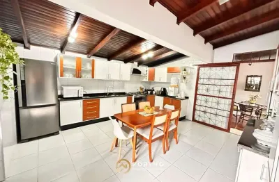 Casa com 3 quartos à venda no Palmital, Paranaguá 