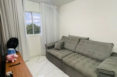 Apartamento saída de chapada, 2 quartos, piso porcelanato e planejados.