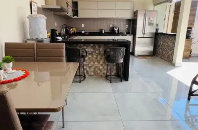 Casa no residencial júlio campos, 300 metros do posto papito, atrás do mercado são joão.