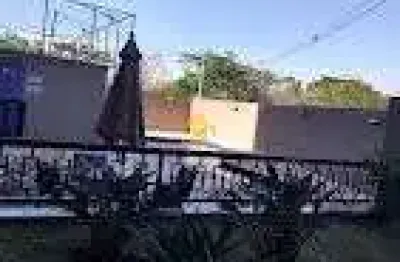 Aluga- apartamento 3 dormitórios sendo 1 suíte e 2 vagas e sacada