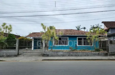 Casa com 3 quartos à venda na rua caçapava, 547, bom retiro, joinville por r$ 890.000