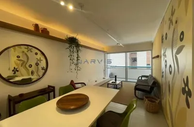 Vendo quarto/sala 62m2 reformado e mobiliado na ponta verde por r$ 600.000,00