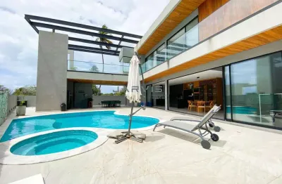 Viva o privilégio de ter o mar como vizinho. Localizada no cond. Corais do Sonho