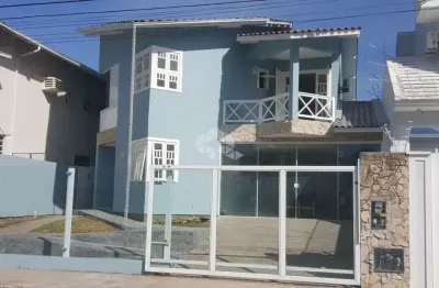Casa a venda no bairro santa monica com 5 suítes, lavabo e 02 vagas,