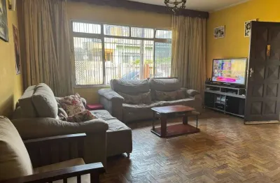 Sobrado à venda com 03 dormitórios e 03 vagas no jardim das flores