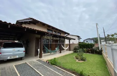 Casa com 3 quartos à venda na Rua Paris, Itaguaçu, São Francisco do Sul