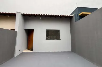 Casa geminada à venda com 2 quartos na região norte de londrina