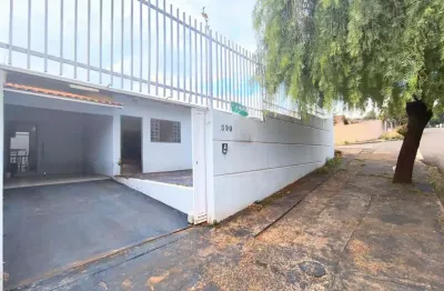 Casa à venda no coliseu com 3 quartos e cozinha planejada com eletrodomésticos.
