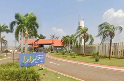 Lote molhado com 2.409,83 m² à venda no condomínio porto das águas