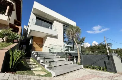 Casa com três suítes e piscina privativa à venda no condomínio ville campestre