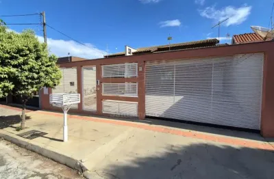 Casa com 4 quartos à venda na Rua Inércio Picelli, --, Jardim Pacaembu 2, Londrina