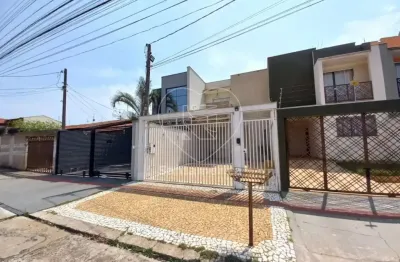 Casa à venda na zona leste de londrina com 3 dormitórios 1 suíte e sacada