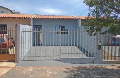 Casa geminada à venda com 2 dormitórios, região norte de londrina.