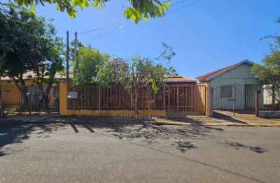 Casa com edícula para alugar ou vender no jardim oriente, região leste de londrina com 4 quartos sendo 1 suíte.