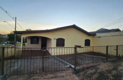 Casa para venda e locação com 2 quartos e vaga de garagem, região norte