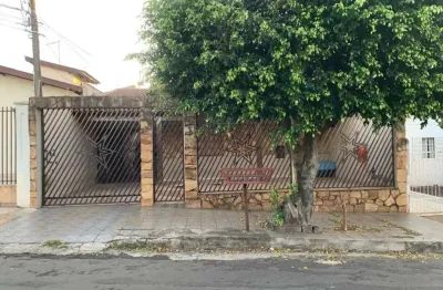 Casa a venda com 3 quartos com edícula, próxima a avenida saul elkind