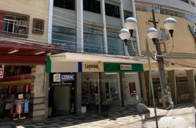 Sala para locação no edifício monções com 8 salas e 4 banheiros