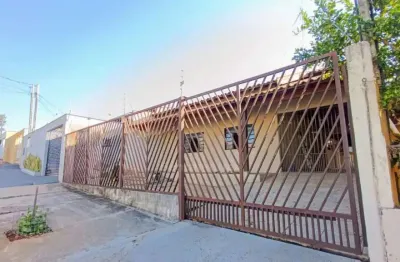 Casa para locação com 3 quartos e suíte no bairro aquilles sthengel, região norte de londrina