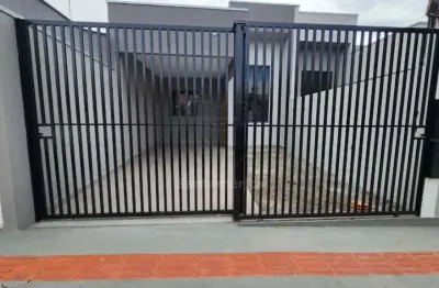 Casa à venda com 2 quartos e espaço gourmet na zona norte de londrina