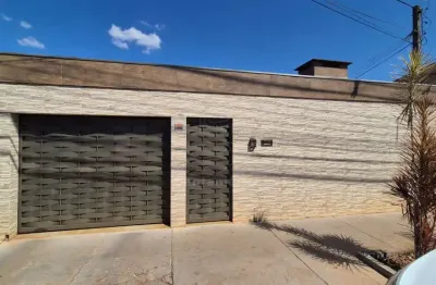 Casa para venda com 3 quartos e moveis planejados na zona norte de londrina