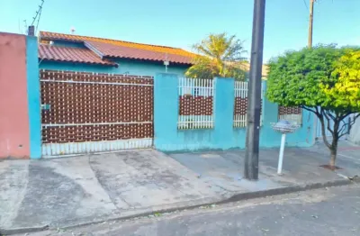 Casa à venda no jardim das palmeiras com 3 quartos na região norte de londrina