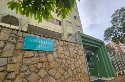 Apartamento para alugar no edifício amarílis, região central com 3 quartos sendo 1 suíte.