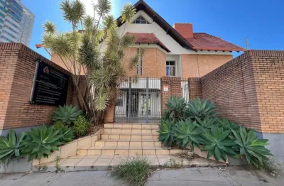 Sobrado comercial para alugar no bairro petrópolis com 13 salas na região central de londrina