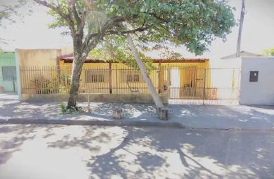 Casa à venda no conjunto farid libos com 3 quartos na região norte de londrina