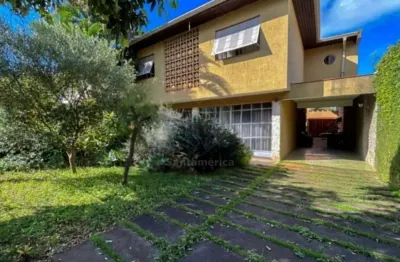 Casa assobradada para alugar com 4 quartos localizada no centro de londrina