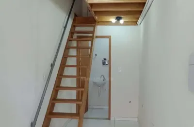 Sala comercial para alugar com mezanino no centro de londrina